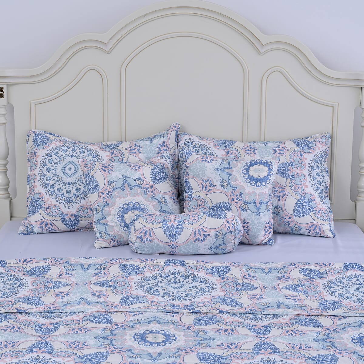 Homesmart Light Blue and Pink Flower Printed 6pcs Quilt Set - Queen (100% Microfiber) image number 2