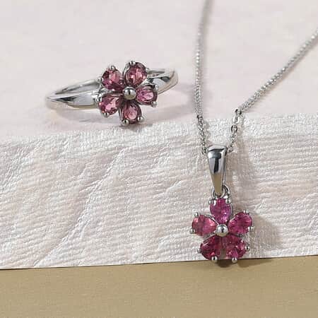 Platinum and 18K Rose Gold 1.35 Carat Pear Pink Diamond Station Necklace