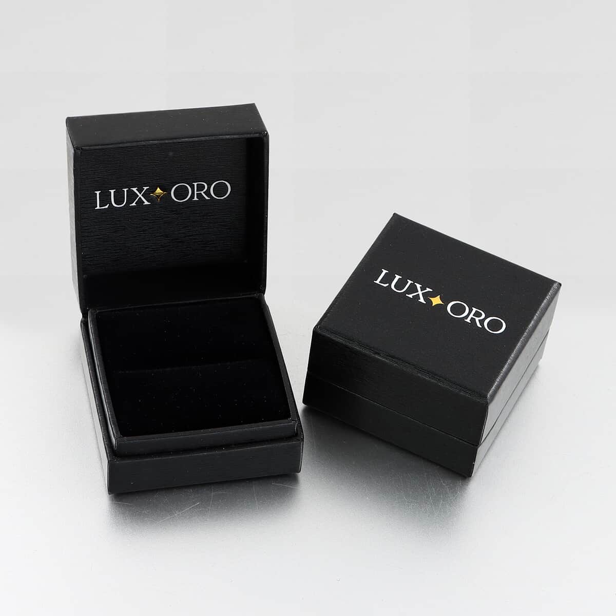 LUXORO 10K Yellow Gold Premium Peridot and White Zircon Halo Ring (Size 7.0) 2.30 ctw image number 5