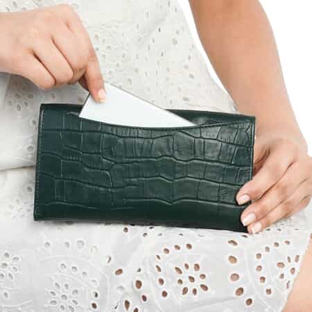 Union Code Women's RFID Leather Wallet