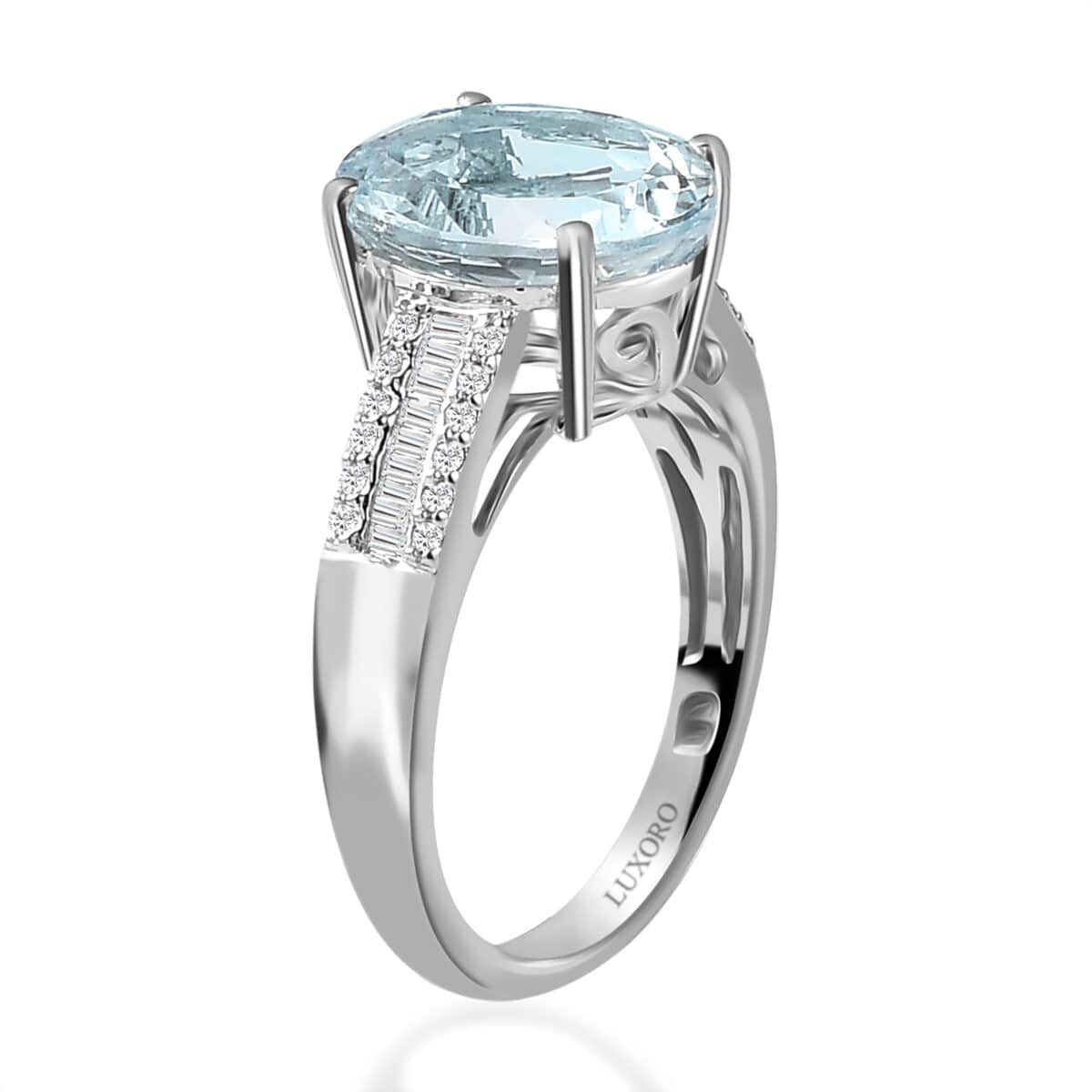 Luxoro 10K White Gold Premium Espirito Santo Aquamarine and Diamond Ring (Size 8.0) 3.40 ctw image number 3