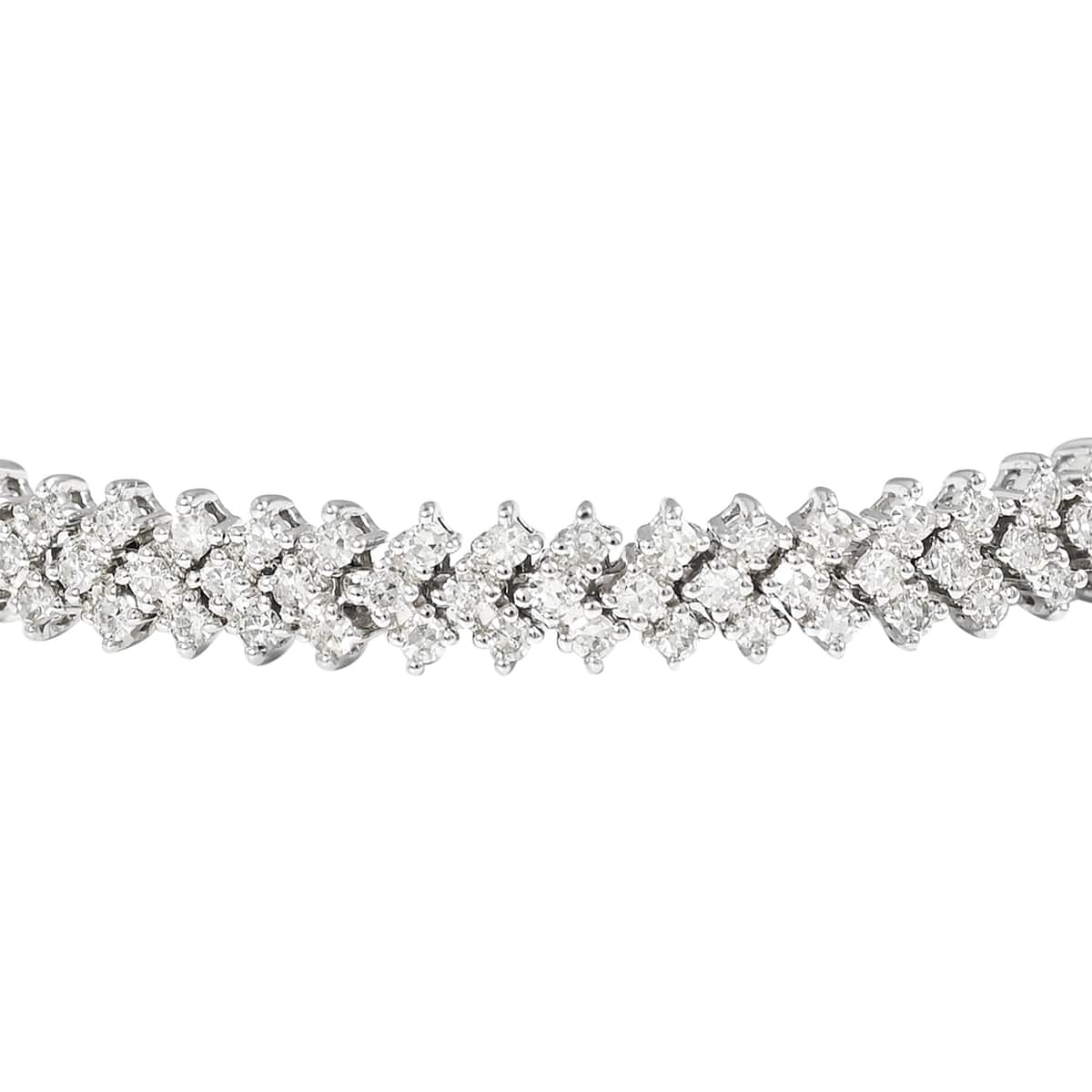 NY Closeout 10K White Gold G-H I1 Diamond Link Chevron Tennis Bracelet (7.00 In) 10.35 Grams 2.00 ctw image number 2